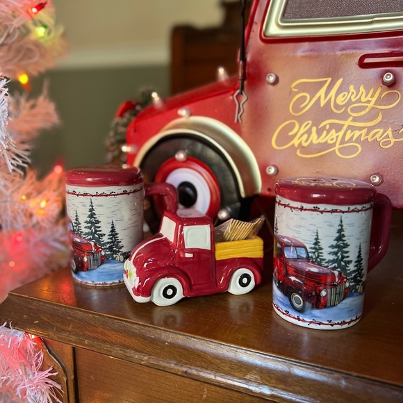 ❤️ Christmas Holiday Red Truck Decor
Set - Picture 2 of 6
